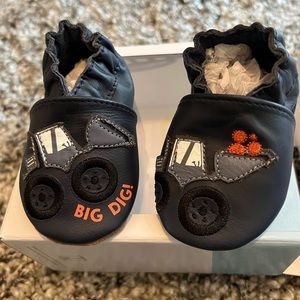 Excellent Robeez boy shoes